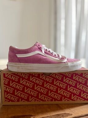 Vans Old Skool Pig Suede sneakers in True Violet w original box & sticker 2016